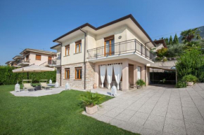 Villa Viola-Comoda villetta a Caprino Veronese